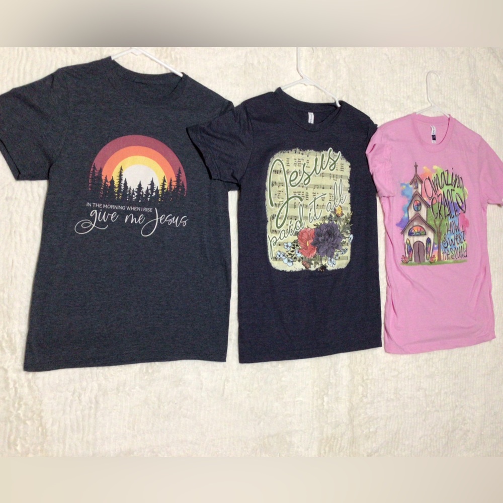 New Women’s Size S Christian T-Shirts